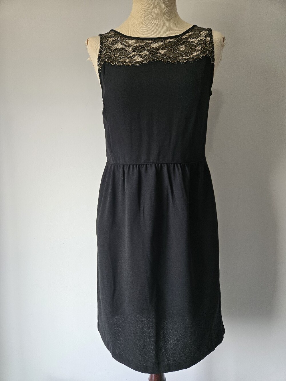 LOFT Black Sleeveless Dress with Gold Metallic Lace Yoke. Size 2